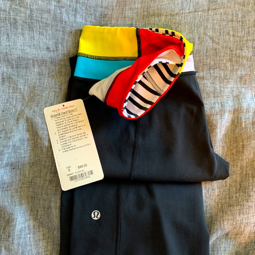Lululemon black, groove flare yoga pants NWT size6